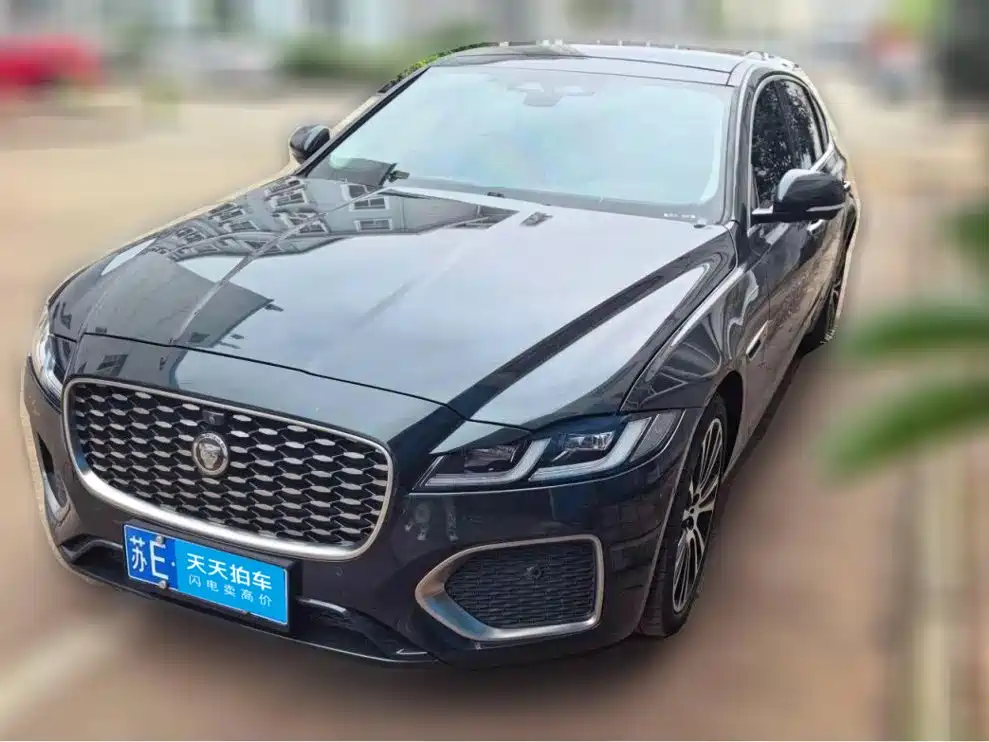 Photo 1 - Jaguar XFL