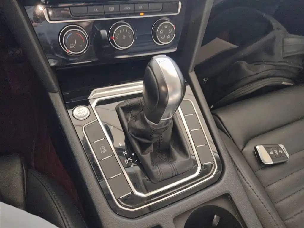 Volkswagen Magotan 2019 330TSI DSG Leading China V фото 6