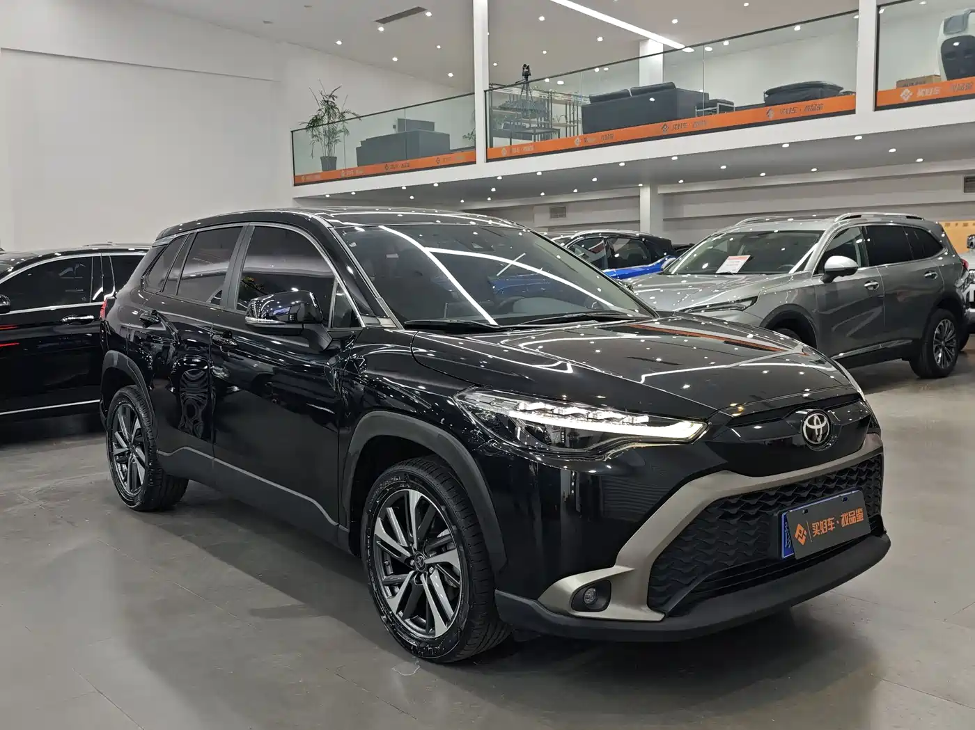 Toyota Frontlander 2022 2.0L CVT Luxury PLUS Edition фото 5