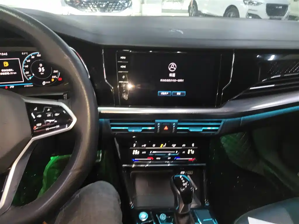 Volkswagen Passat 2023 Facelift 330TSI Luxury Edition фото 13
