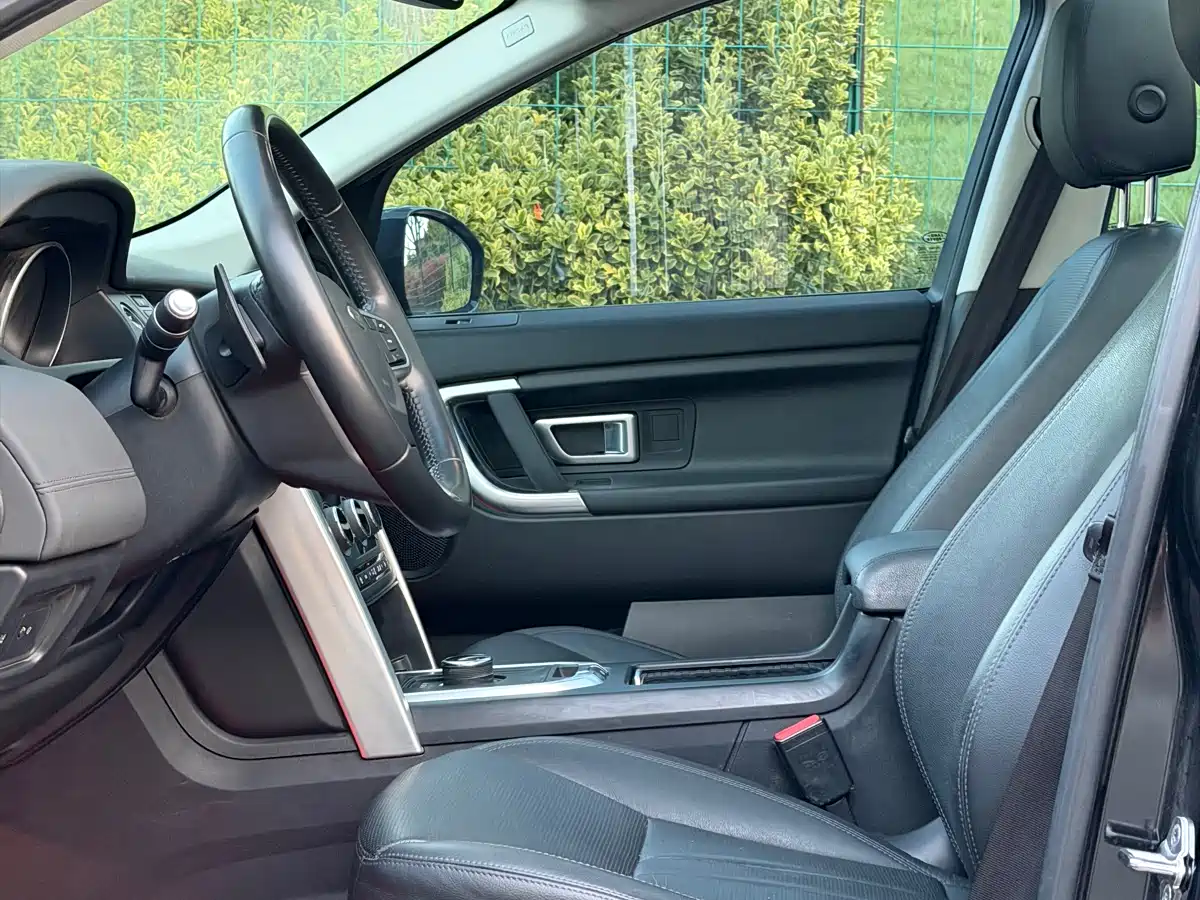 Land Rover Discovery Sport 2018 240PS SE Edition фото 6
