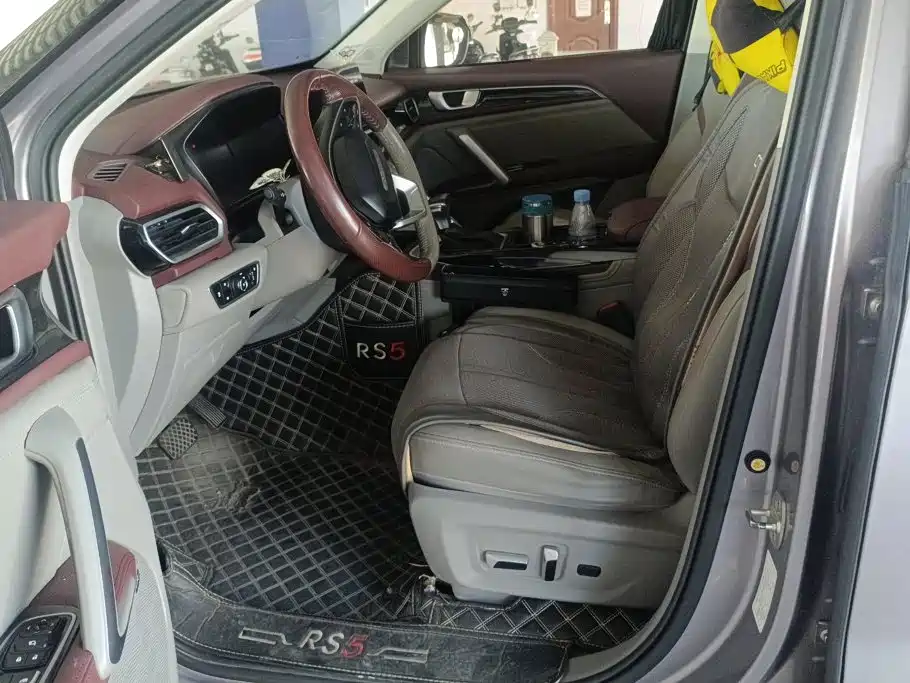 Фото 8 - Baojun RS-5