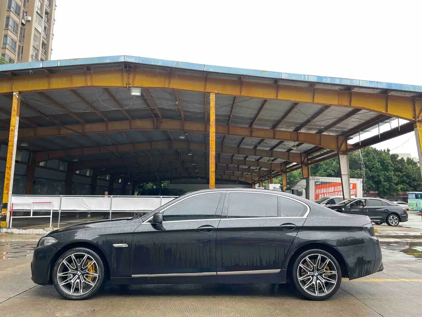 BMW 5 Series 2011 523Li Leading фото 11