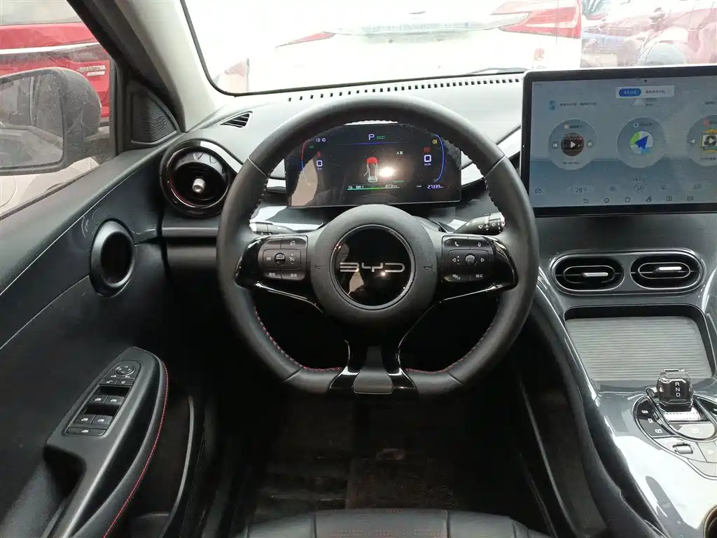 BYD E2