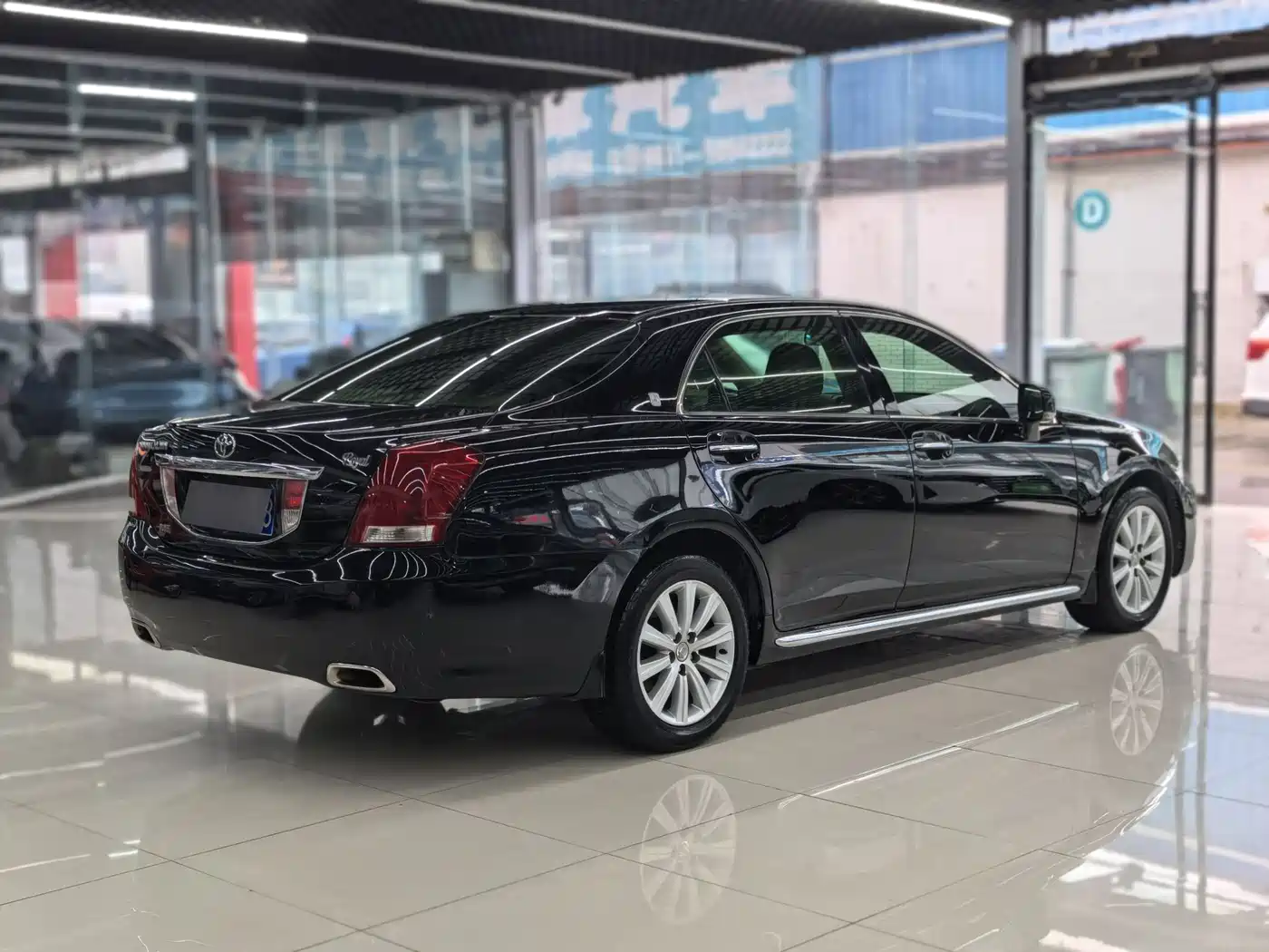 Toyota Crown 2010 2.5L Royal Leather Sunroof Navigation фото 5