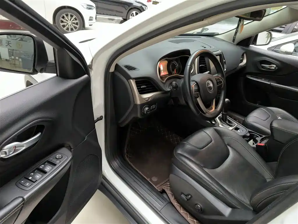 Jeep Cherokee 2019 2017 2.0L Superior Edition