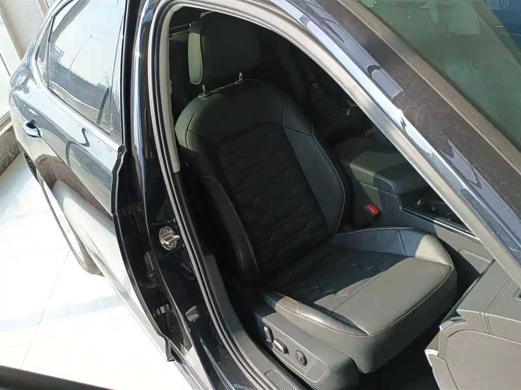 Volkswagen Passat 2019 330TSI Elite Version China VI фото 20