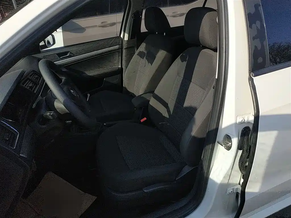 Volkswagen Lavida 2018 Classic 1.5L Automatic Trend China VI фото 7