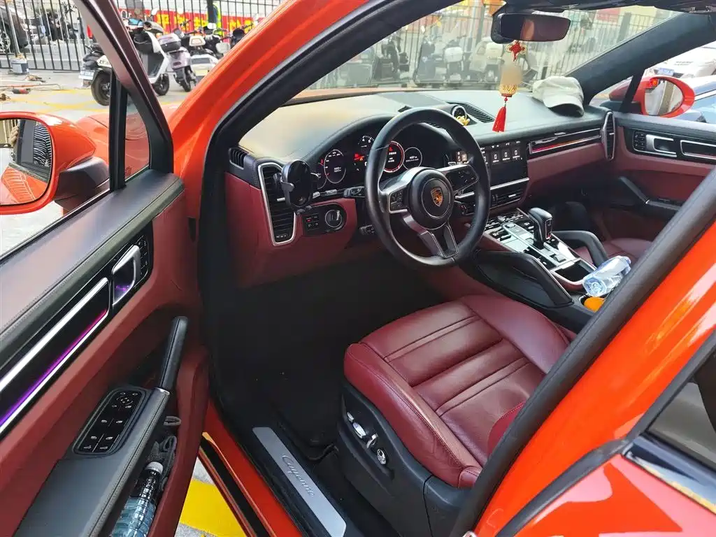 PORSCHE CAYENNE