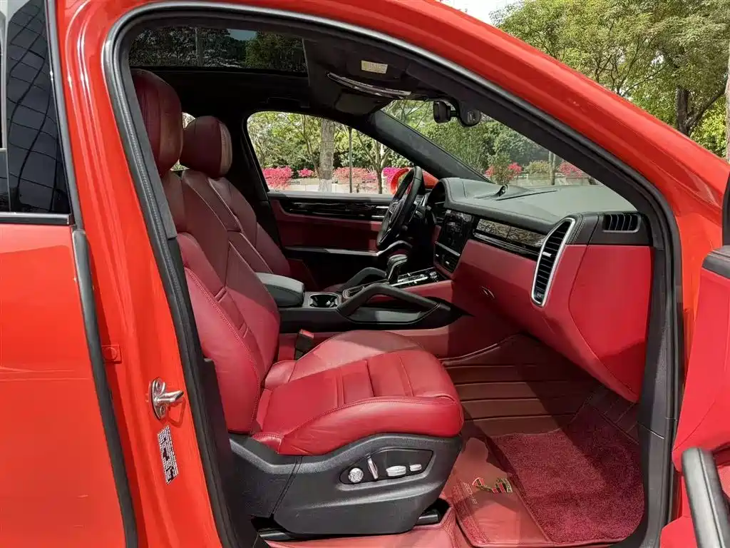 PORSCHE CAYENNE