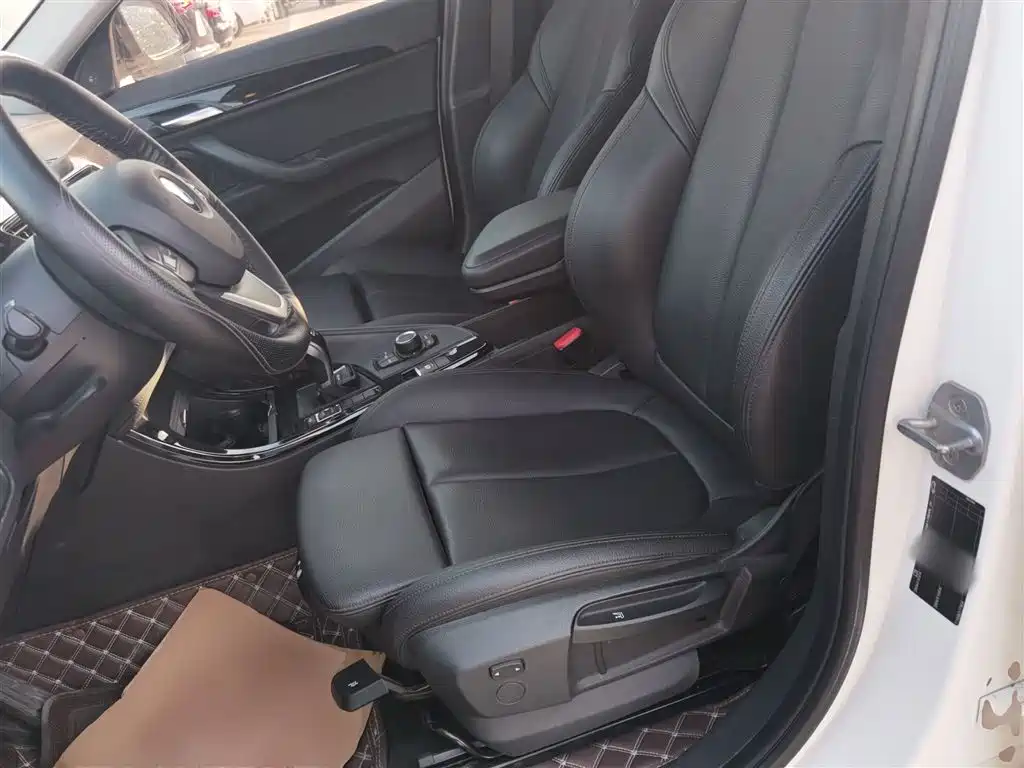 BMW X2 (Import) 2019 sDrive20i M Off-Road Package China VI фото 7