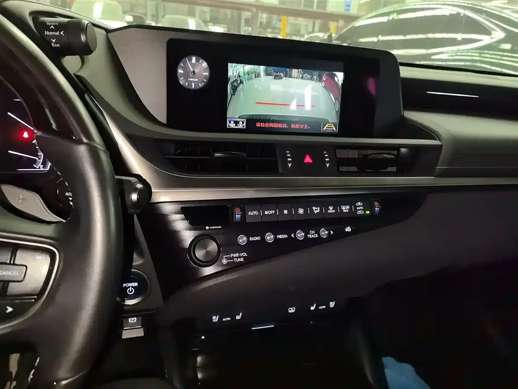 Lexus ES 2018 300h Premium Edition China V фото 6