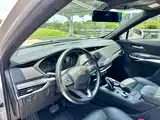 Photo 15 - Cadillac XT4