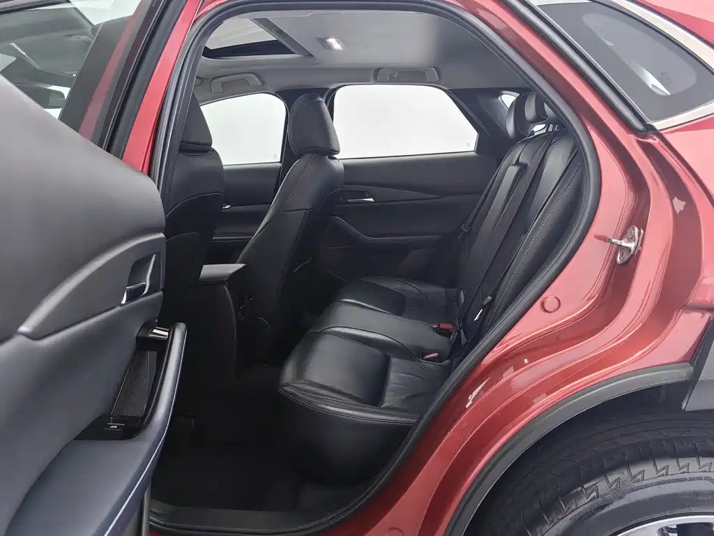 Фото 15 - Mazda CX-30