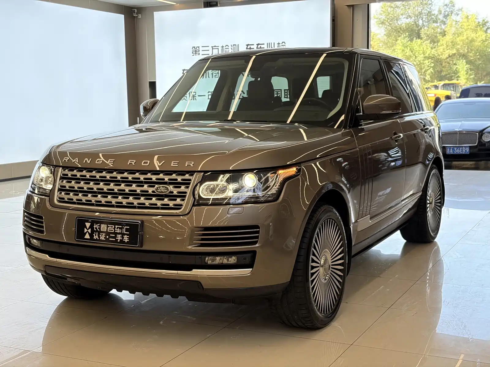 Фото 1 - Land Rover Range Rover