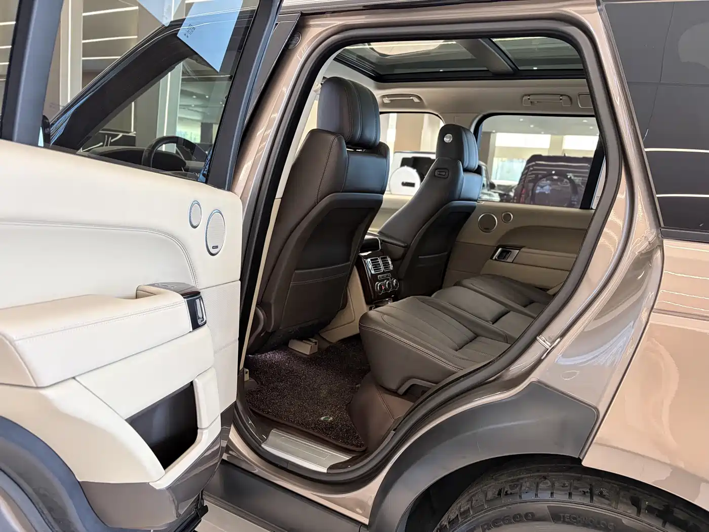 Land Rover Range Rover 2016 2015 3.0 SC V6 Vogue
