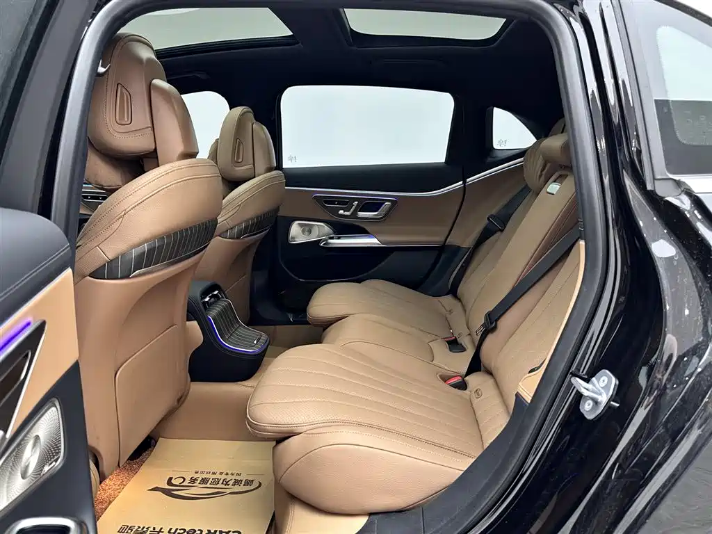 Mercedes-Benz E-Class 2024 Model E 300 L Luxury фото 12