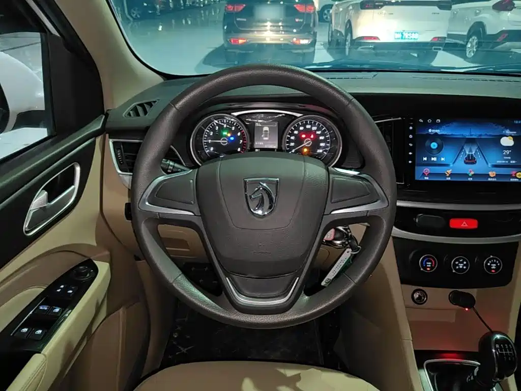 Baojun 730 2022 2019 1.5L Manual Value Edition 7-Seater China VI