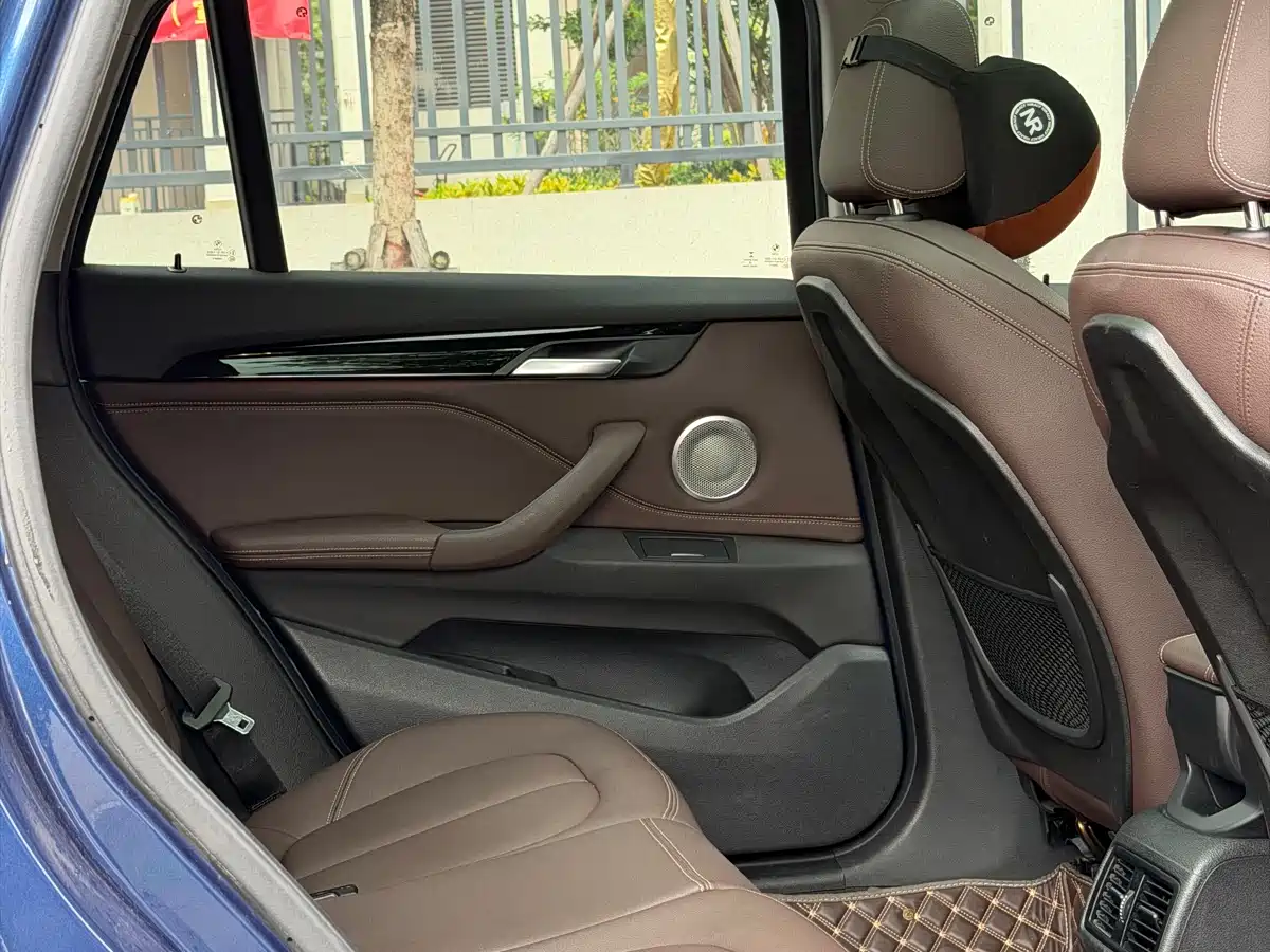BMW X1 2021 sDrive25Li Leading фото 10