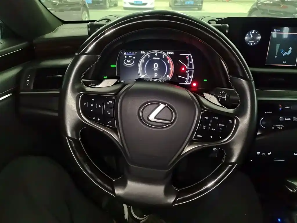 Lexus ES 2018 300h Premium Edition China V фото 3