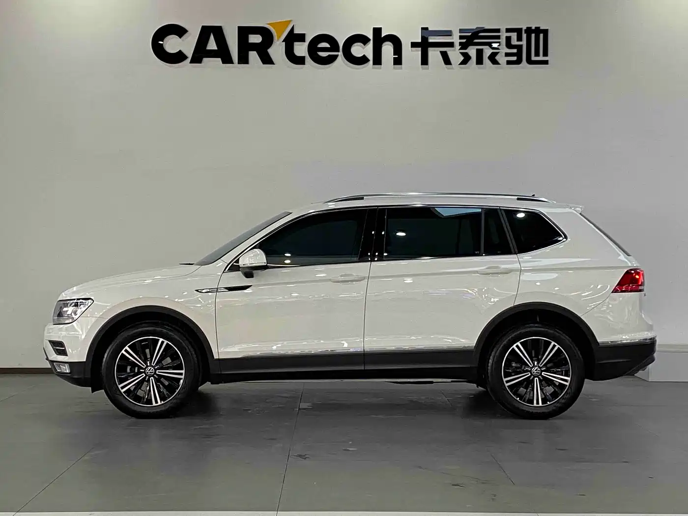 Volkswagen Tiguan L 2021 330TSI Automatic 2WD Smart фото 24