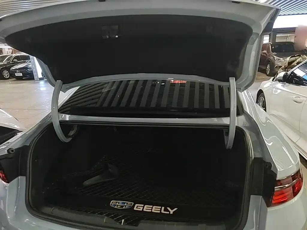 Photo 19 - Geely Preface