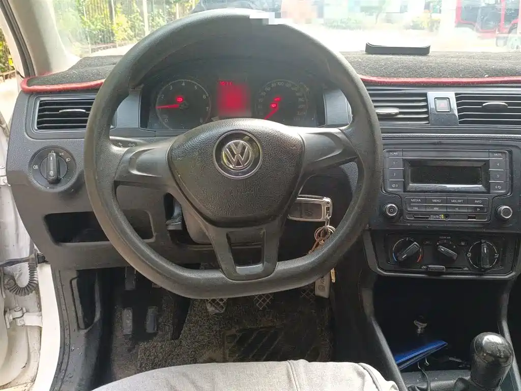 Volkswagen Santana 2016 1.4L Manual Trend Edition фото 3