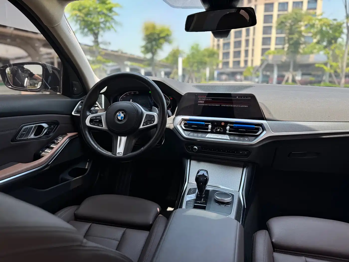 BMW 3 Series 2021 325i M Sport Night Edition фото 17