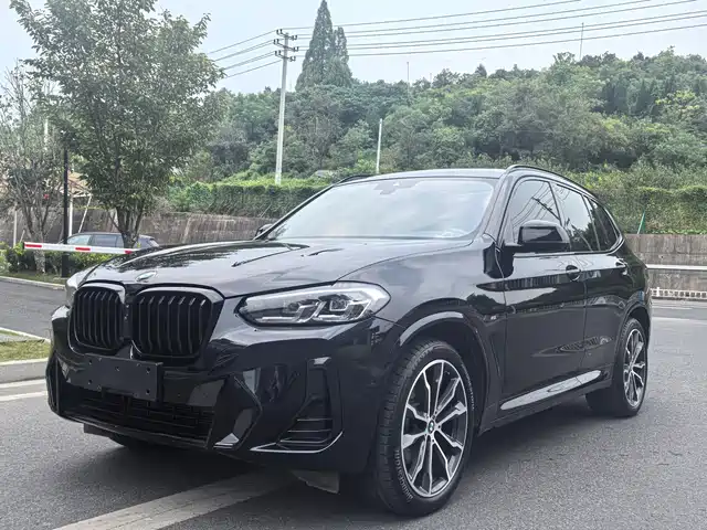 BMW X3 xDrive30i, Лидер, M Чёрный пакет