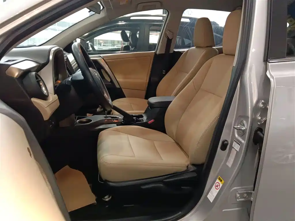 Toyota RAV4 Rongfang 2013 2.0L CVT 2WD Urban фото 11