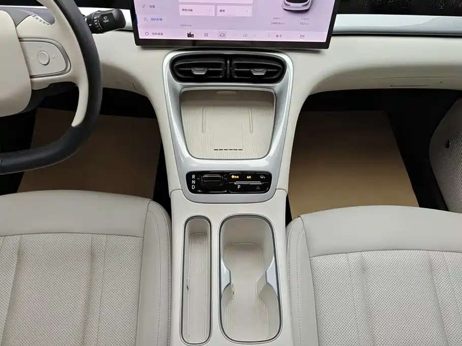 صورة 16 - Geely Galaxy Starry Wish