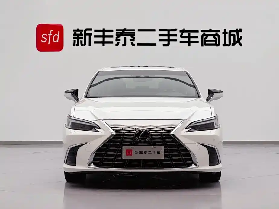Lexus ES 2025 2025 300h Ultimate Edition