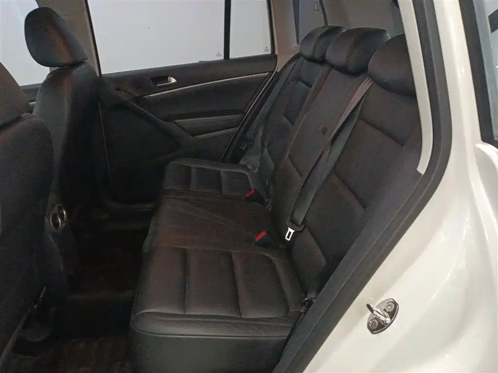 Volkswagen Tiguan 2015 1.8TSI Automatic 2WD Comfortline фото 17