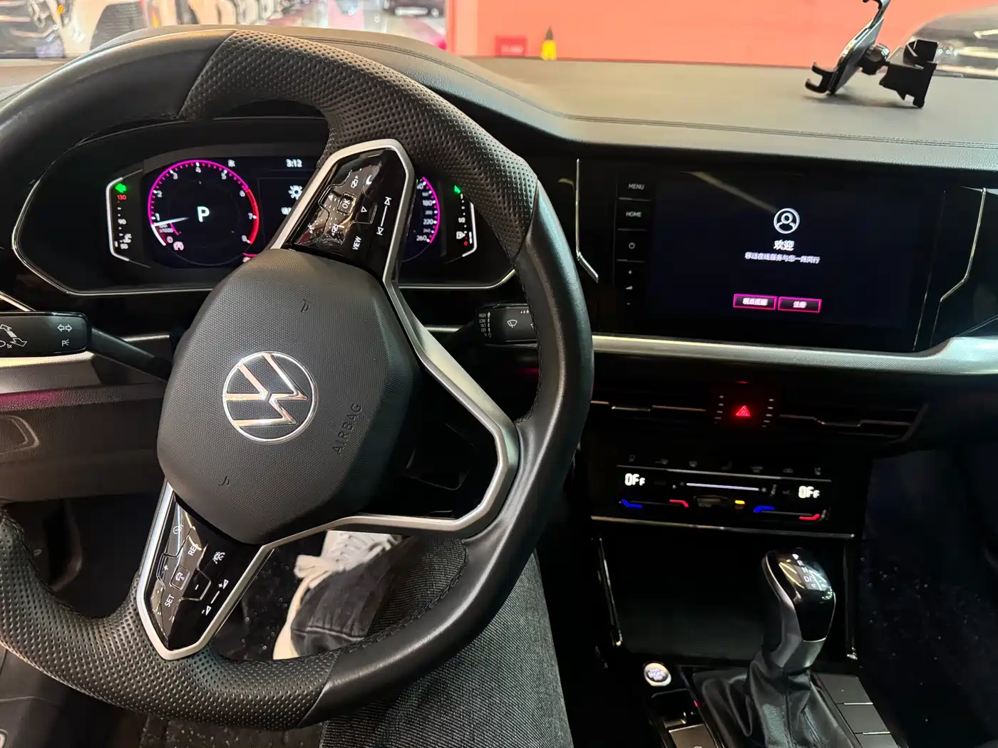 Volkswagen Passat 2024 380TSI Starlight Luxury Edition фото 5