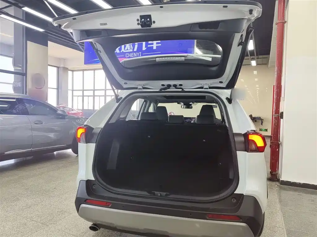Toyota RAV4 Rongfang 2023 2.0L CVT FWD Style Plus Edition фото 15