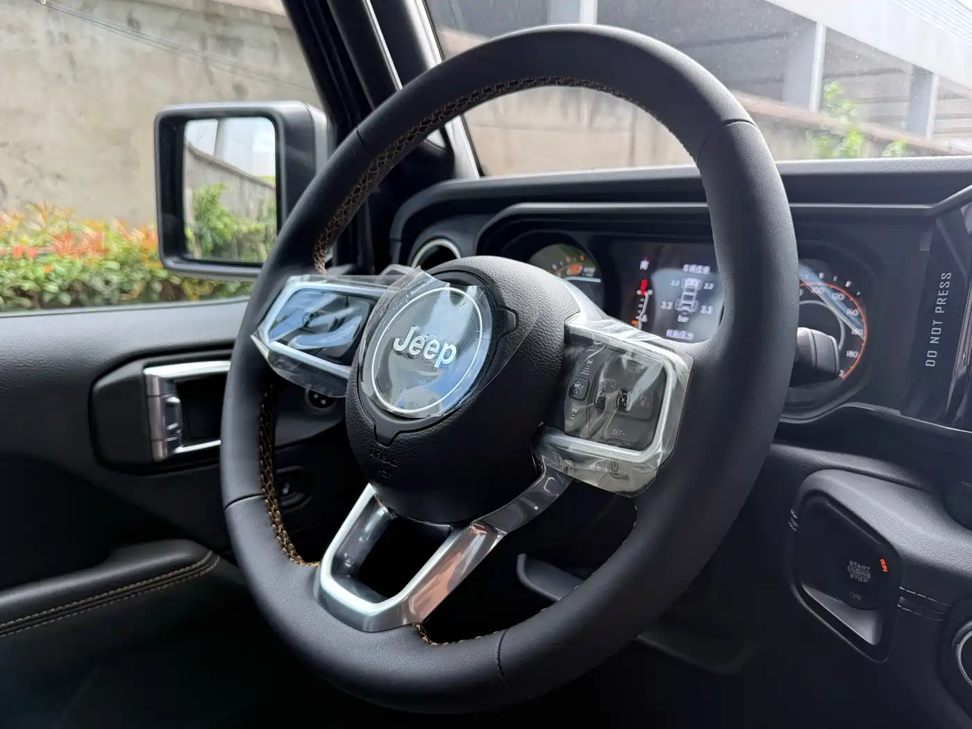Jeep Wrangler 2026 2024 Model 2.0T Sahara Four-Door Version