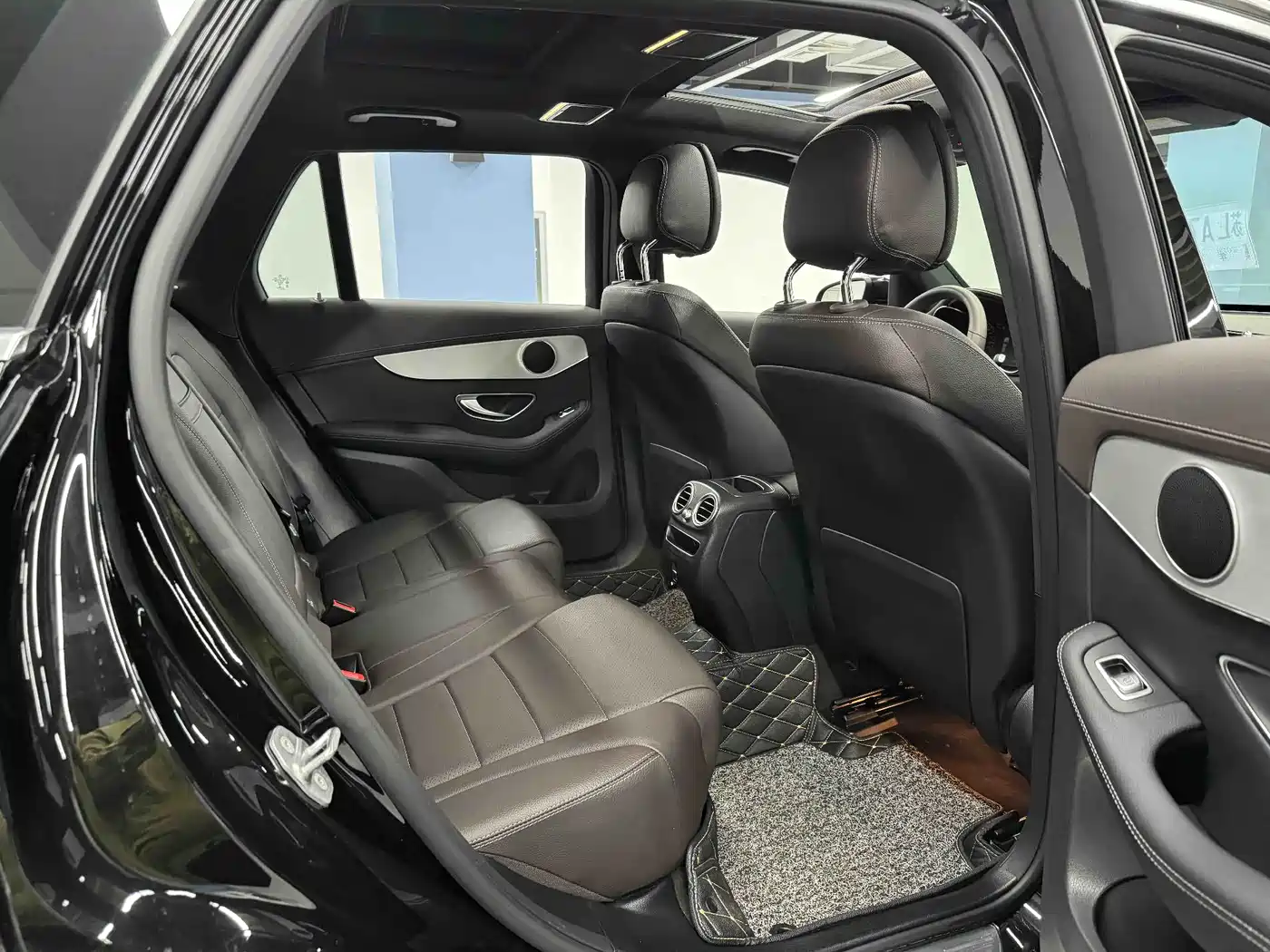 Mercedes-Benz GLC 2021 GLC 260 L 4MATIC Sporty фото 26