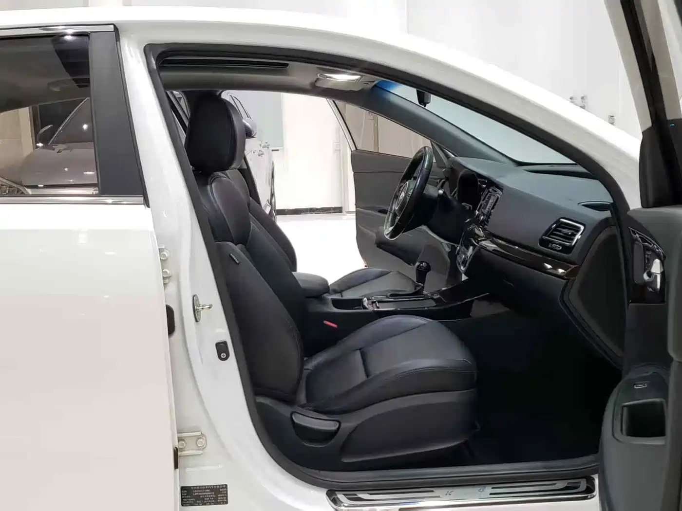 Kia K4 2014 1.8L Automatic DLX фото 10