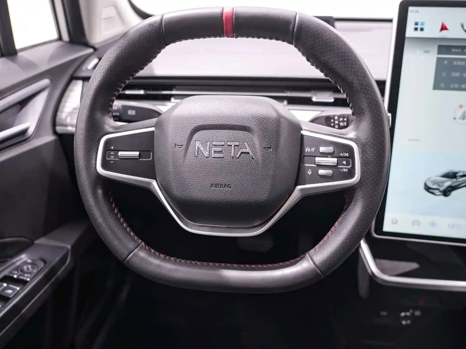 صورة 14 - Nezha Auto Nezha V