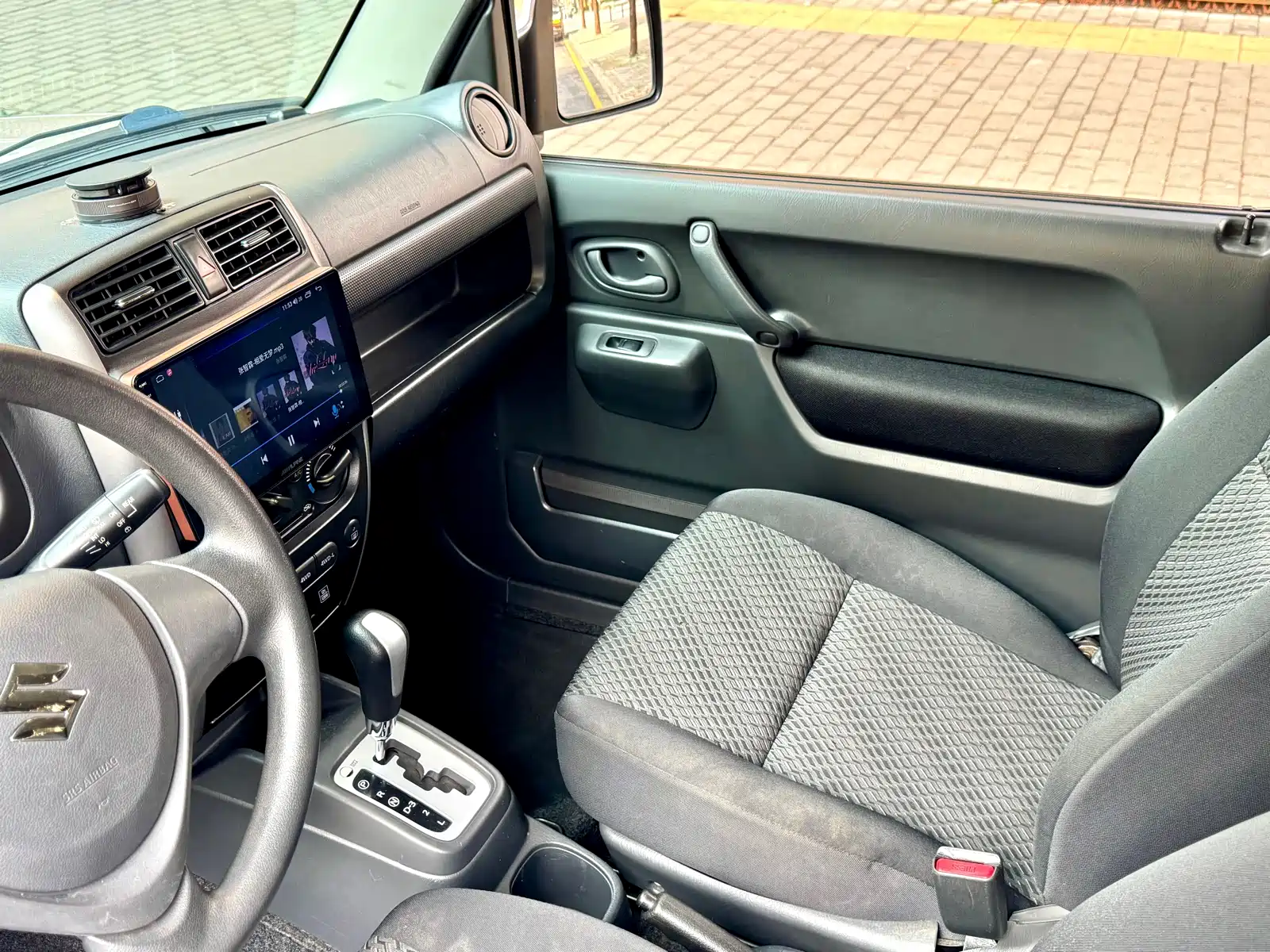 Фото 8 - Suzuki Jimny (Import)