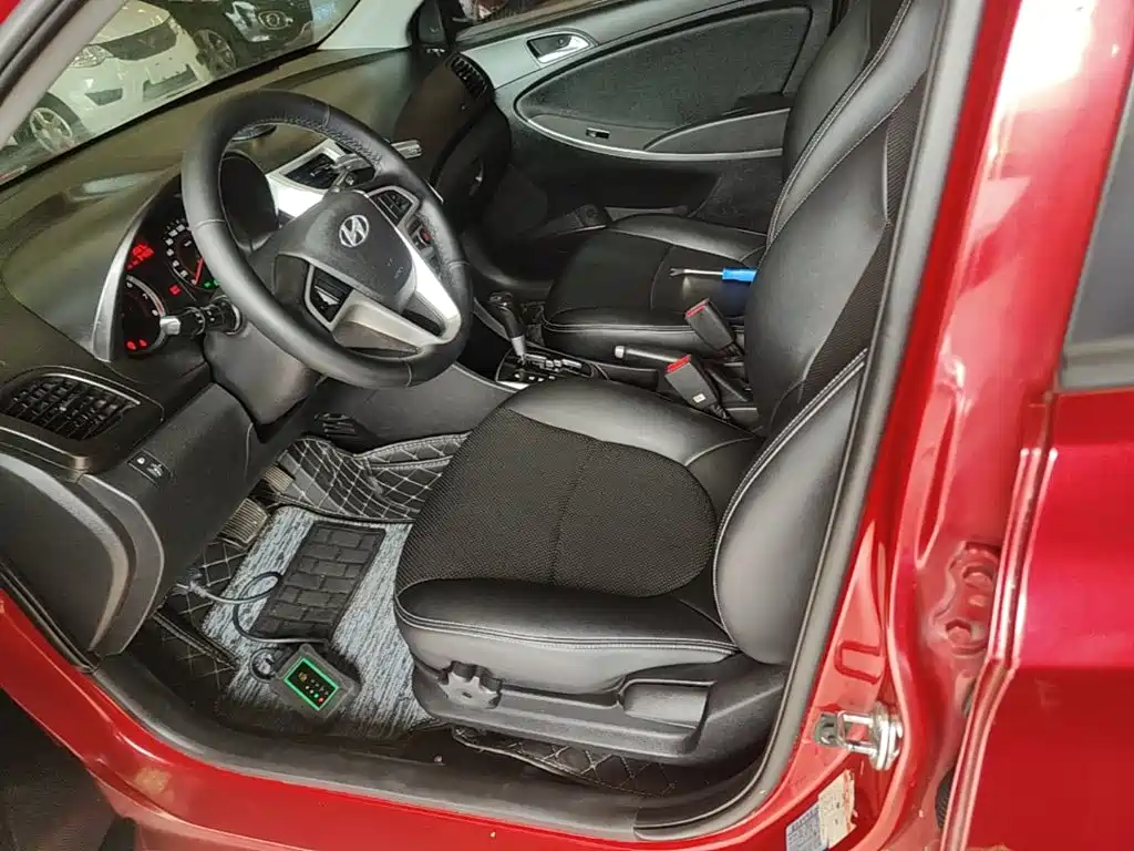 Hyundai Reina 2015 2014 Model 1.6L Automatic TOP