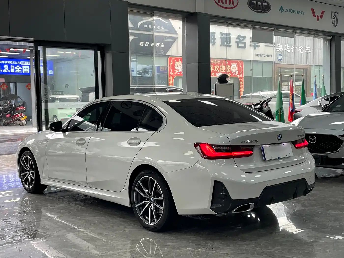 BMW 3 Series 2023 320Li M Sport Package фото 14