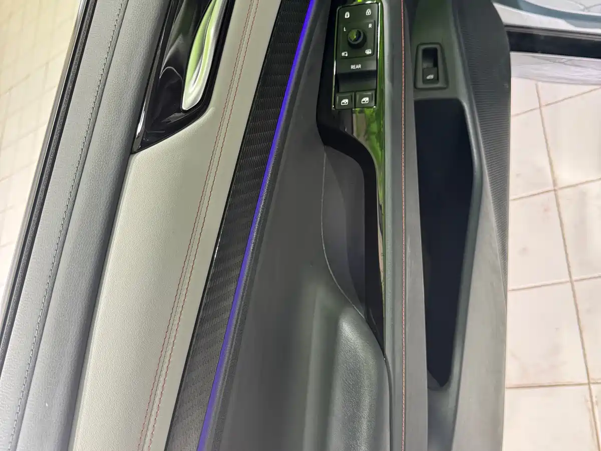 VOLKSWAGEN ID.7 VIZZION