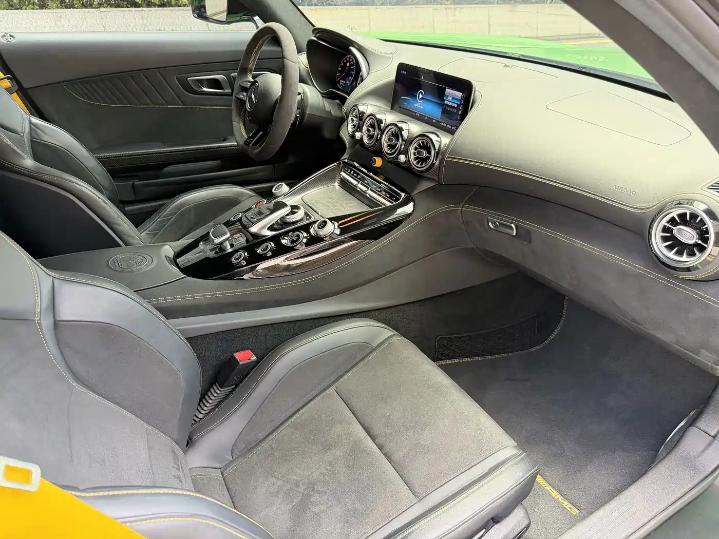 صورة 7 - Mercedes-Benz AMG GT