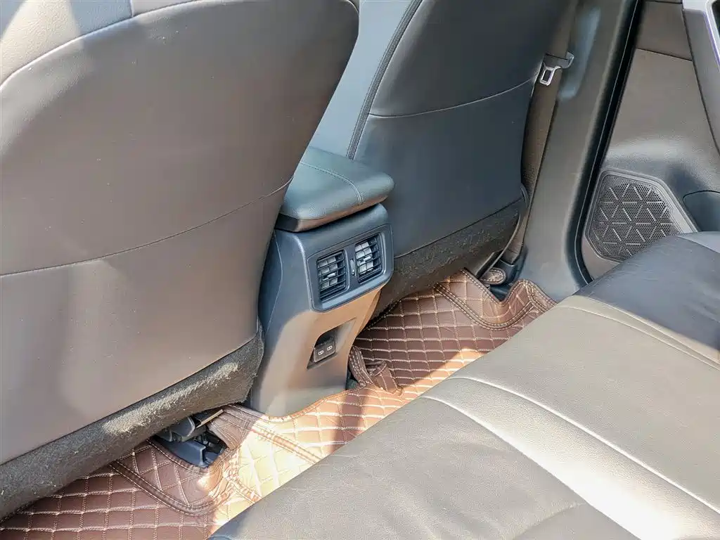 Toyota Wildlander 2022 2.0L CVT FWD Luxury PLUS Edition фото 9