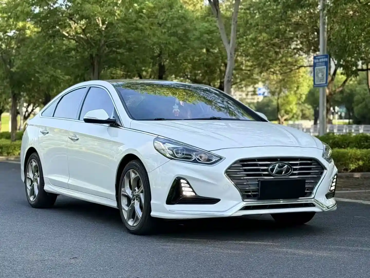 صورة 3 - Hyundai Sonata