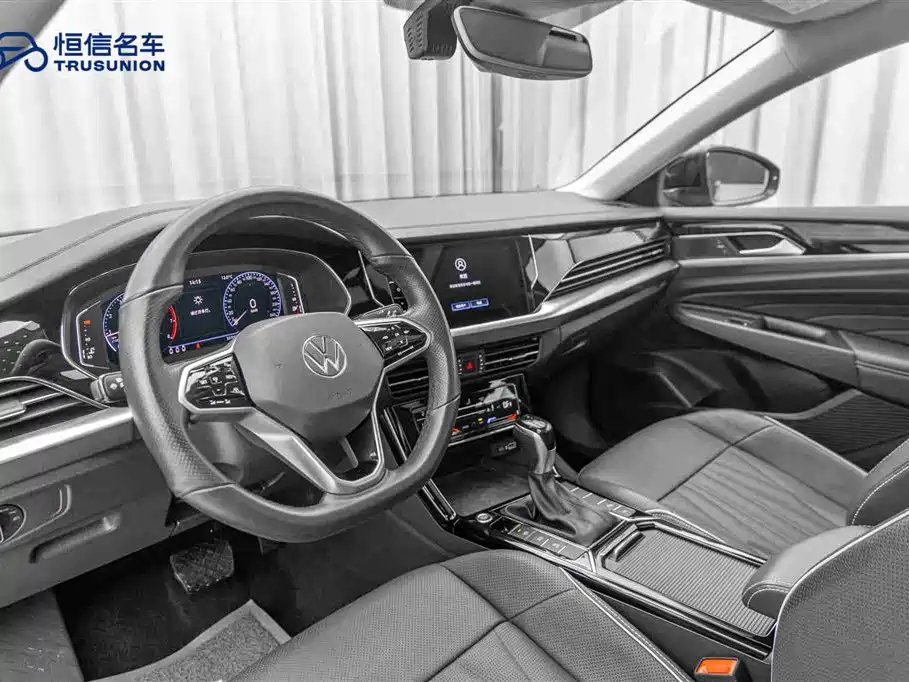 Volkswagen Passat 2022 330TSI Luxury Edition фото 12