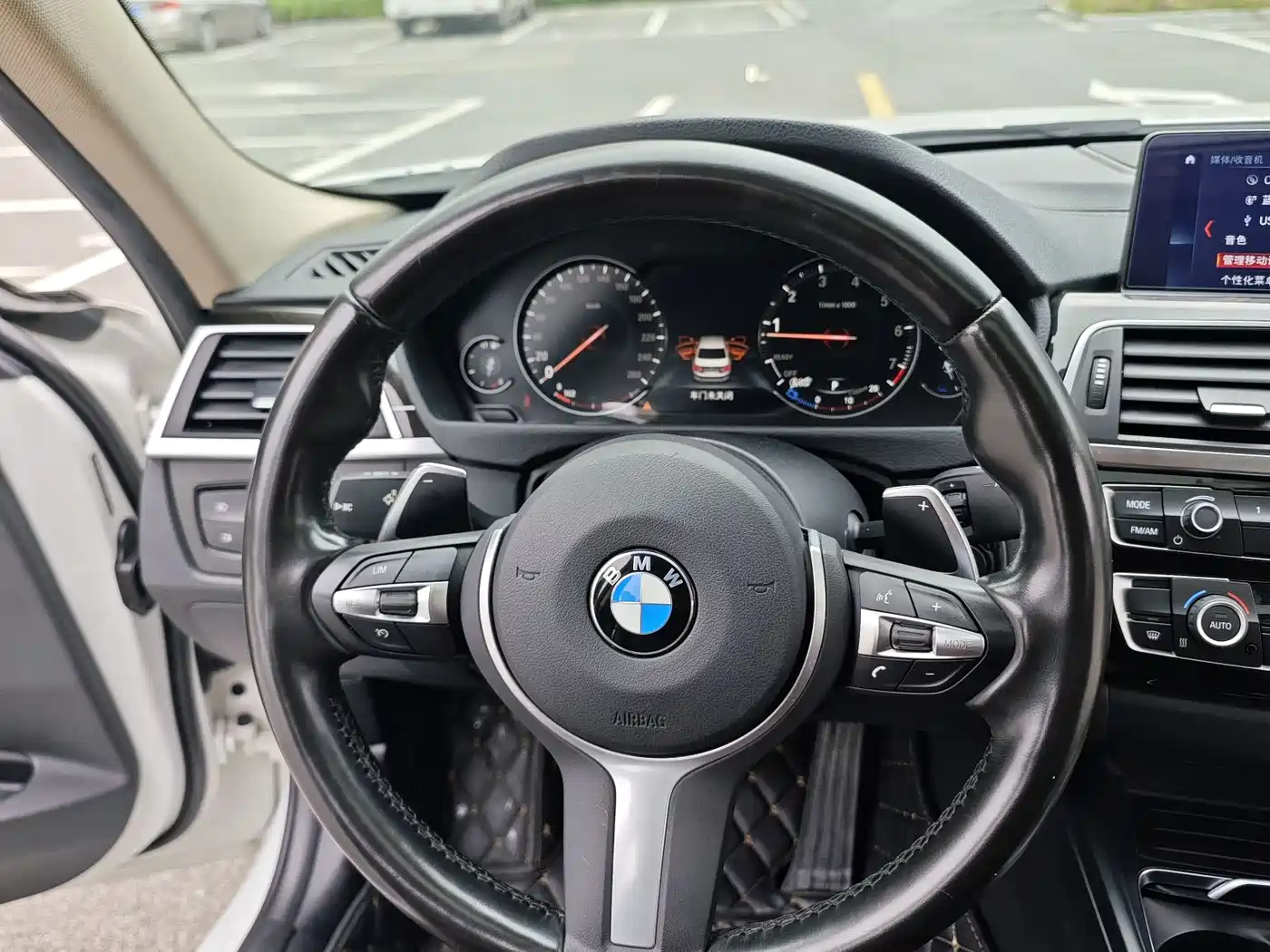 BMW 3 Series 2018 320Li M Sport Black Night Edition фото 13