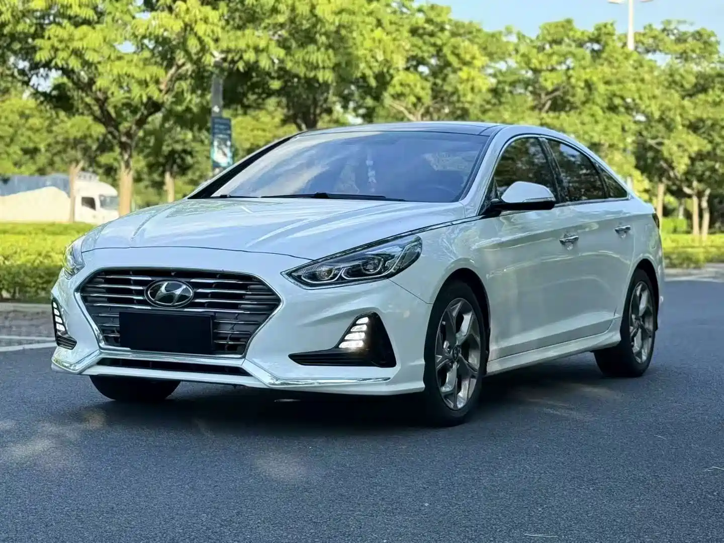 صورة 1 - Hyundai Sonata