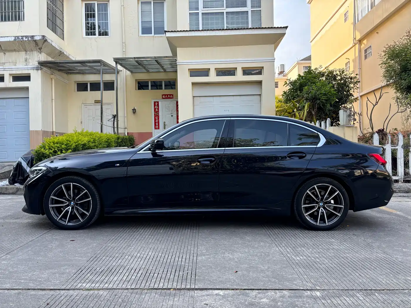 BMW 3-SERIES